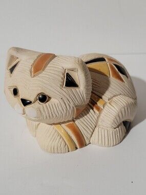 VTG Artesania Rinconada Hand Carved Calico Cat Figurine.